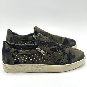 Chocolat Blu Camo Sneakers‎